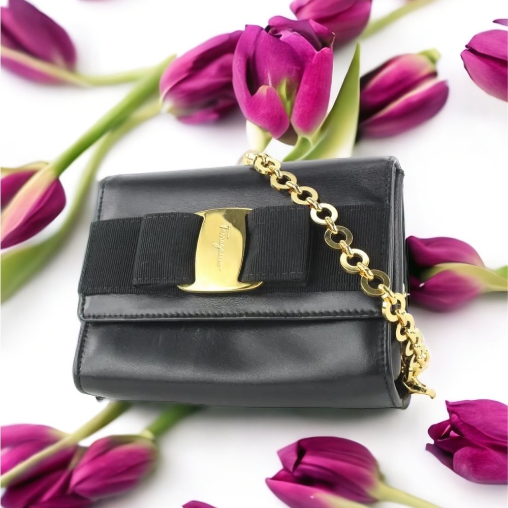 Salvatore Ferragamo BLACK LEATHER CROSSBODY BAG - Picture 2 of 16